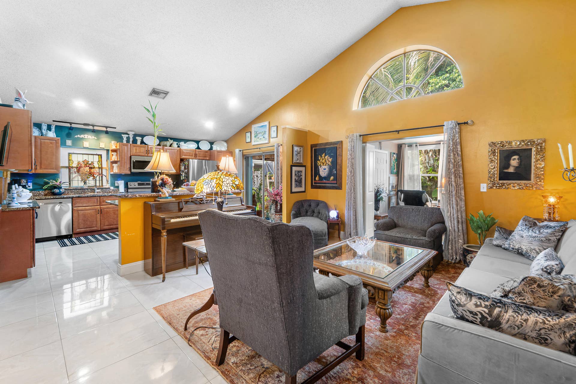 5115 Foxhall Drive S, West Palm Beach, FL 33417 Living:Kitchen