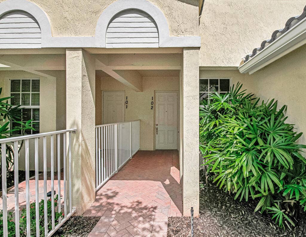 9777 BOWLINE Drive, #102, West Palm Beach, FL 33411 04