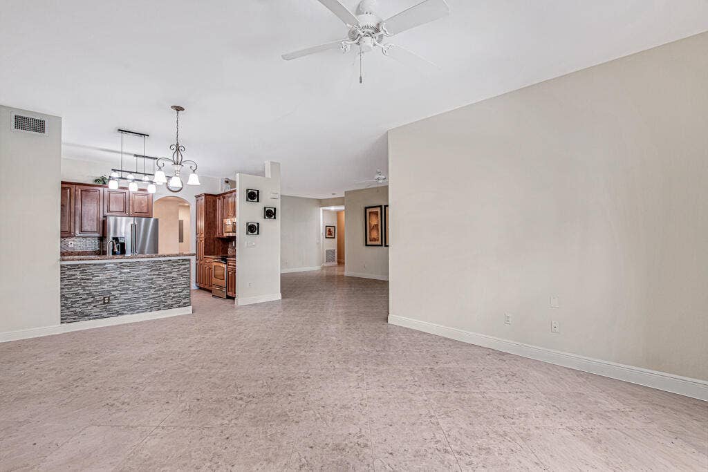 9777 BOWLINE Drive, #102, West Palm Beach, FL 33411 15