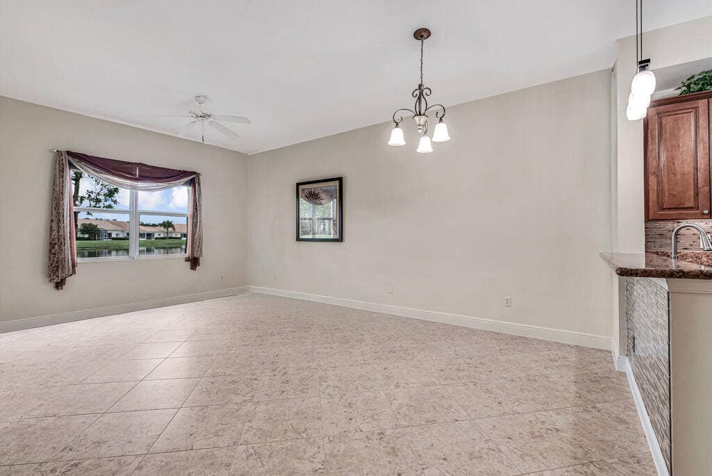 9777 BOWLINE Drive, #102, West Palm Beach, FL 33411 Family room