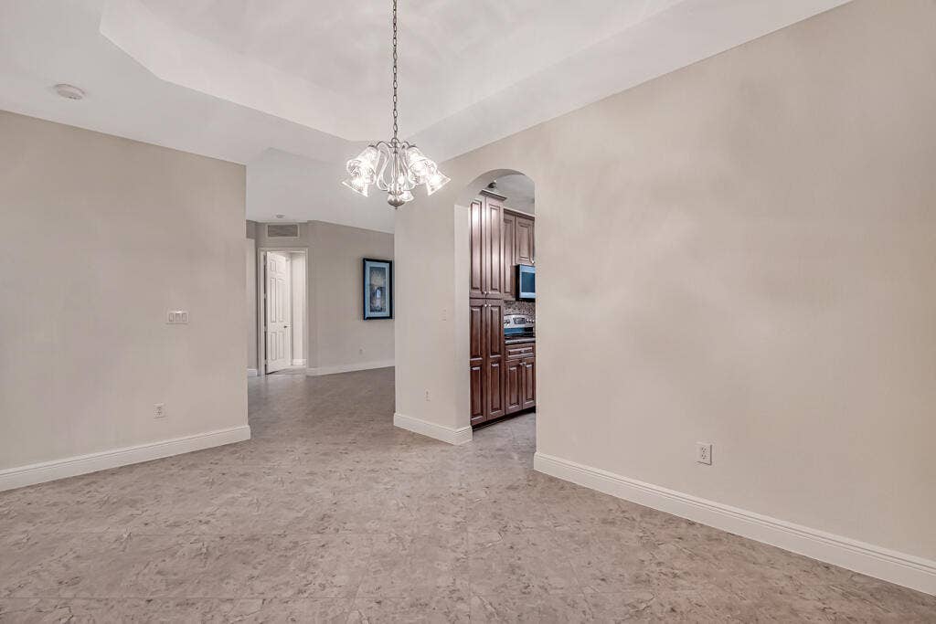 9777 BOWLINE Drive, #102, West Palm Beach, FL 33411 Dining