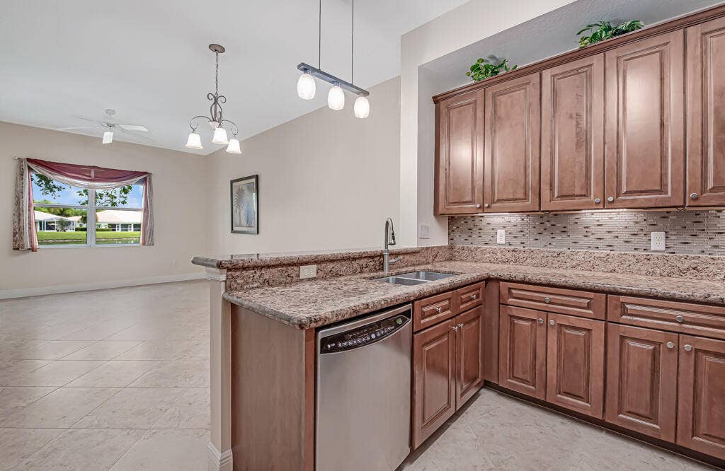 9777 BOWLINE Drive, #102, West Palm Beach, FL 33411 20