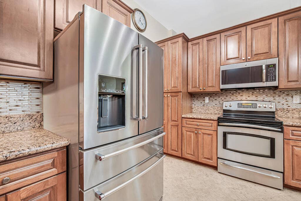 9777 BOWLINE Drive, #102, West Palm Beach, FL 33411 Brand new refrigerator