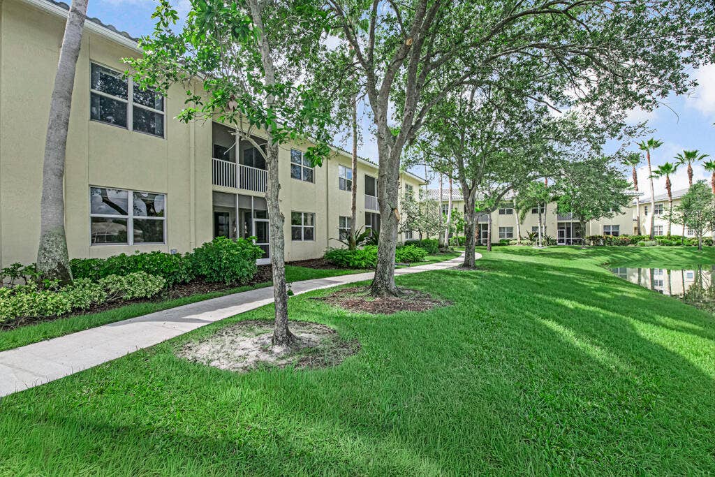 9777 BOWLINE Drive, #102, West Palm Beach, FL 33411 43