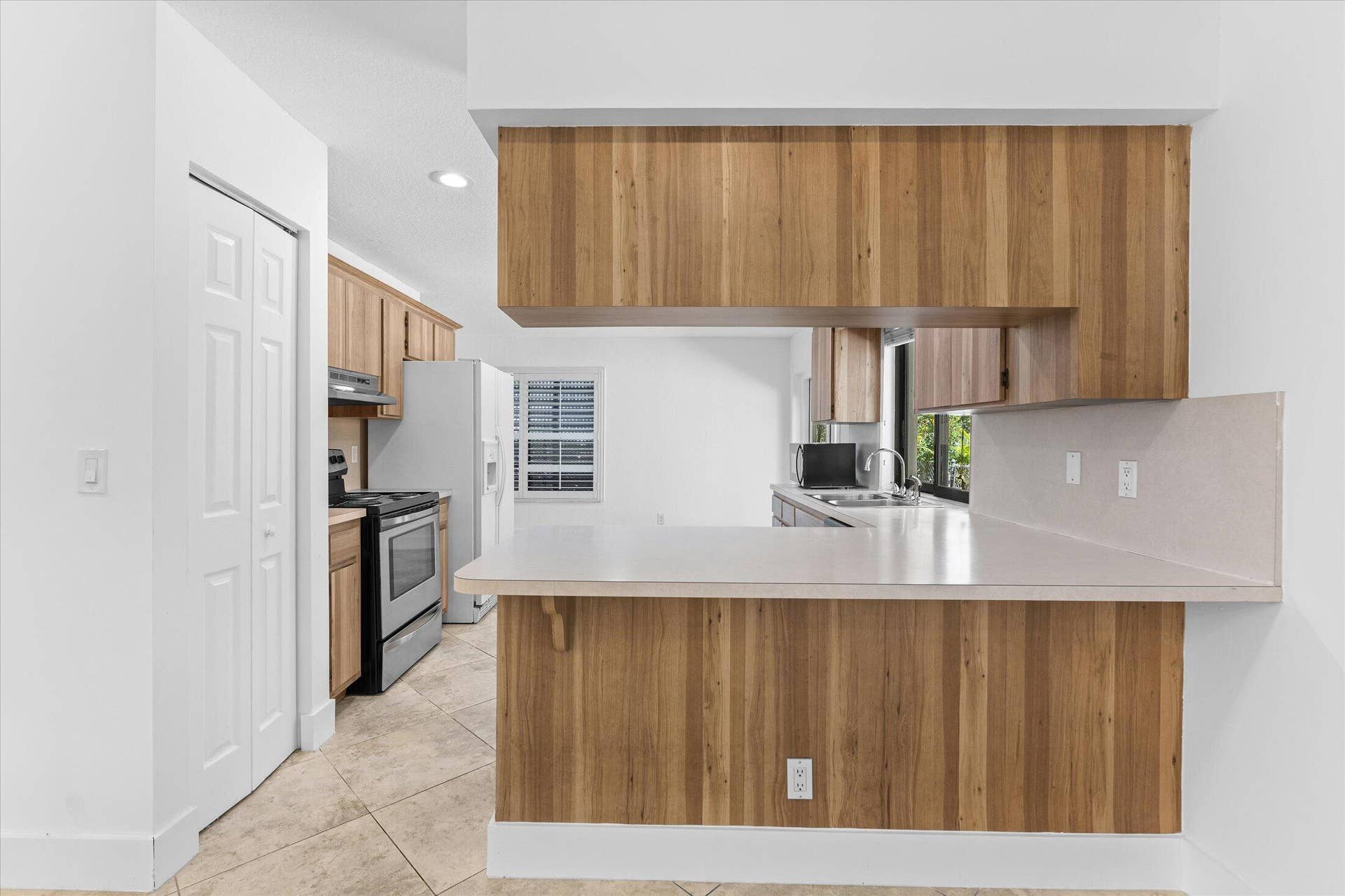11580 NW 20TH Drive NW, Coral Springs, Coral Springs, FL 33071 Kitchen