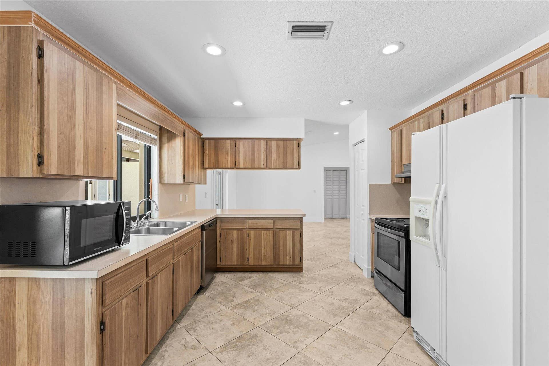 11580 NW 20TH Drive NW, Coral Springs, Coral Springs, FL 33071 Kitchen