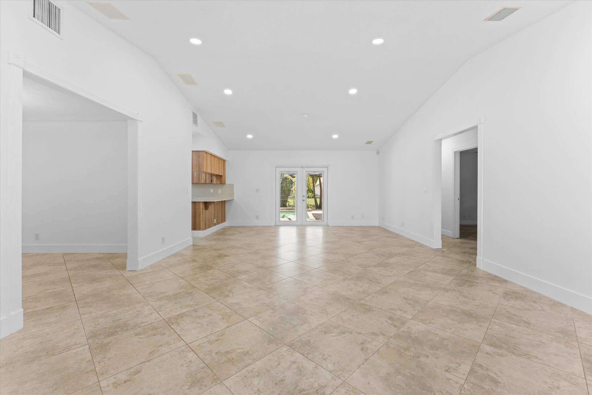 11580 NW 20TH Drive NW, Coral Springs, Coral Springs, FL 33071 Grand LIving Space