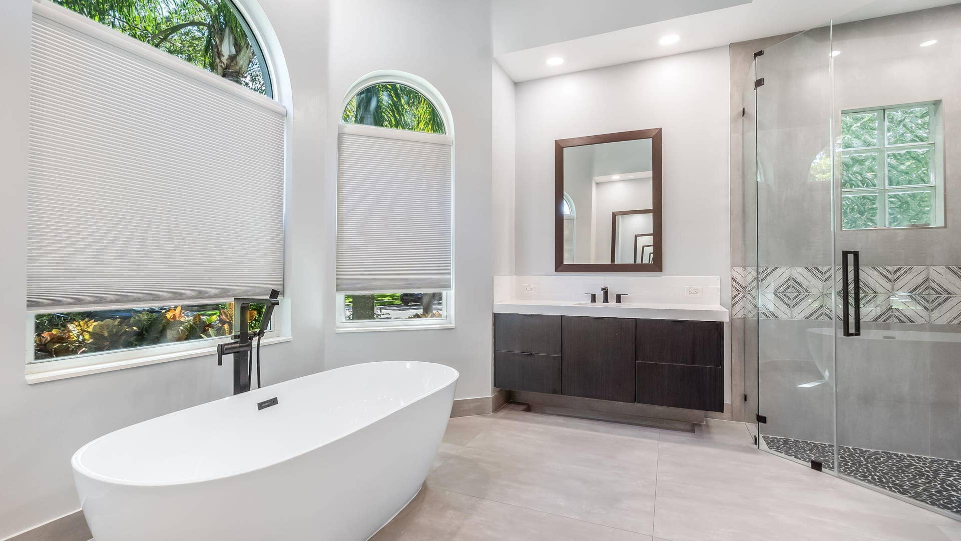 7083 NW 71ST Manor, Parkland, FL 33067 Primary Bathroom w tub & Shower