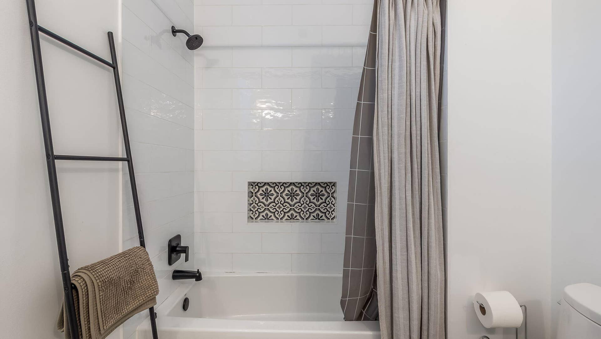7083 NW 71ST Manor, Parkland, FL 33067 Full Bath
