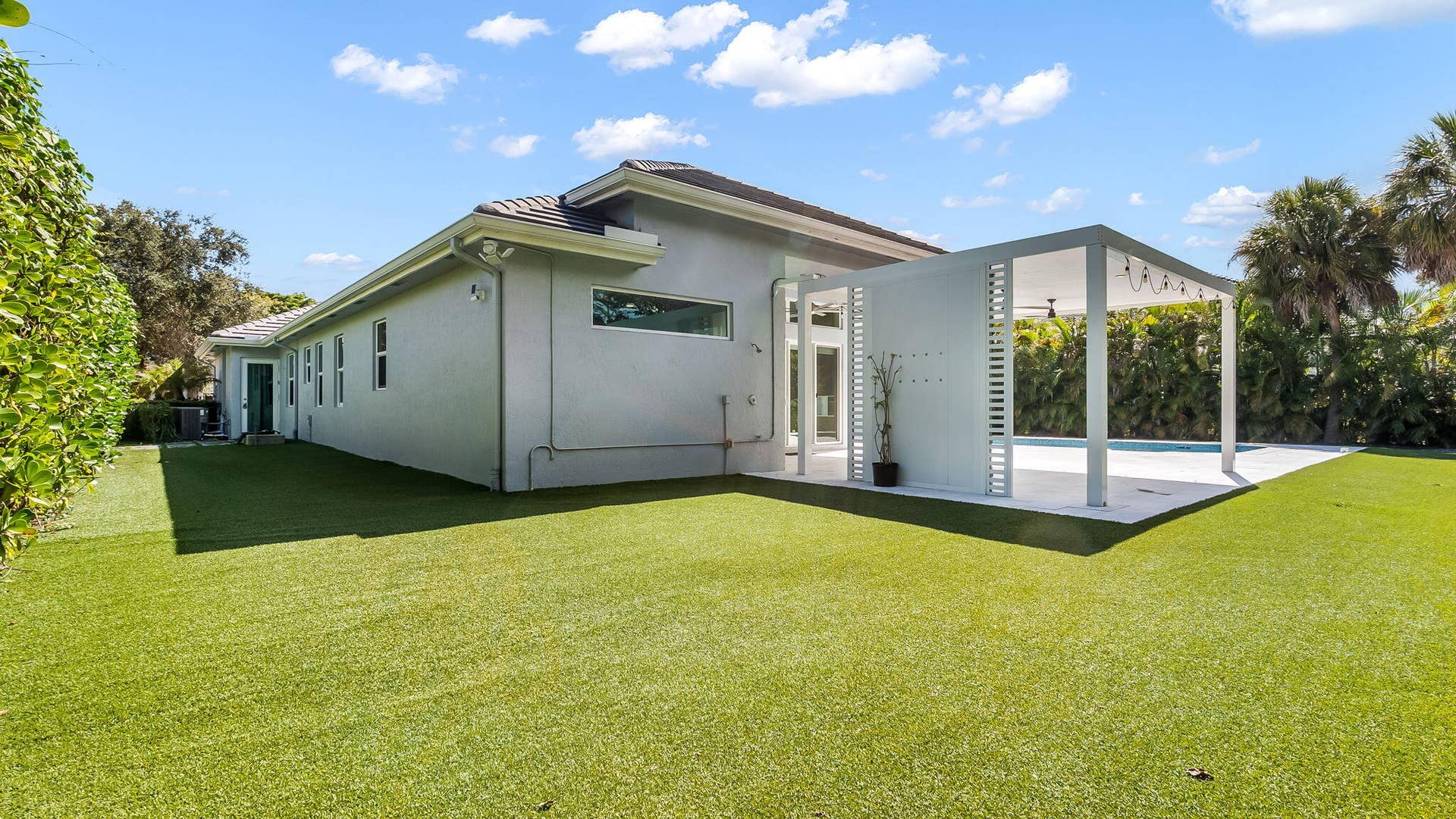 7083 NW 71ST Manor, Parkland, FL 33067 Outdoor Shower and landsape