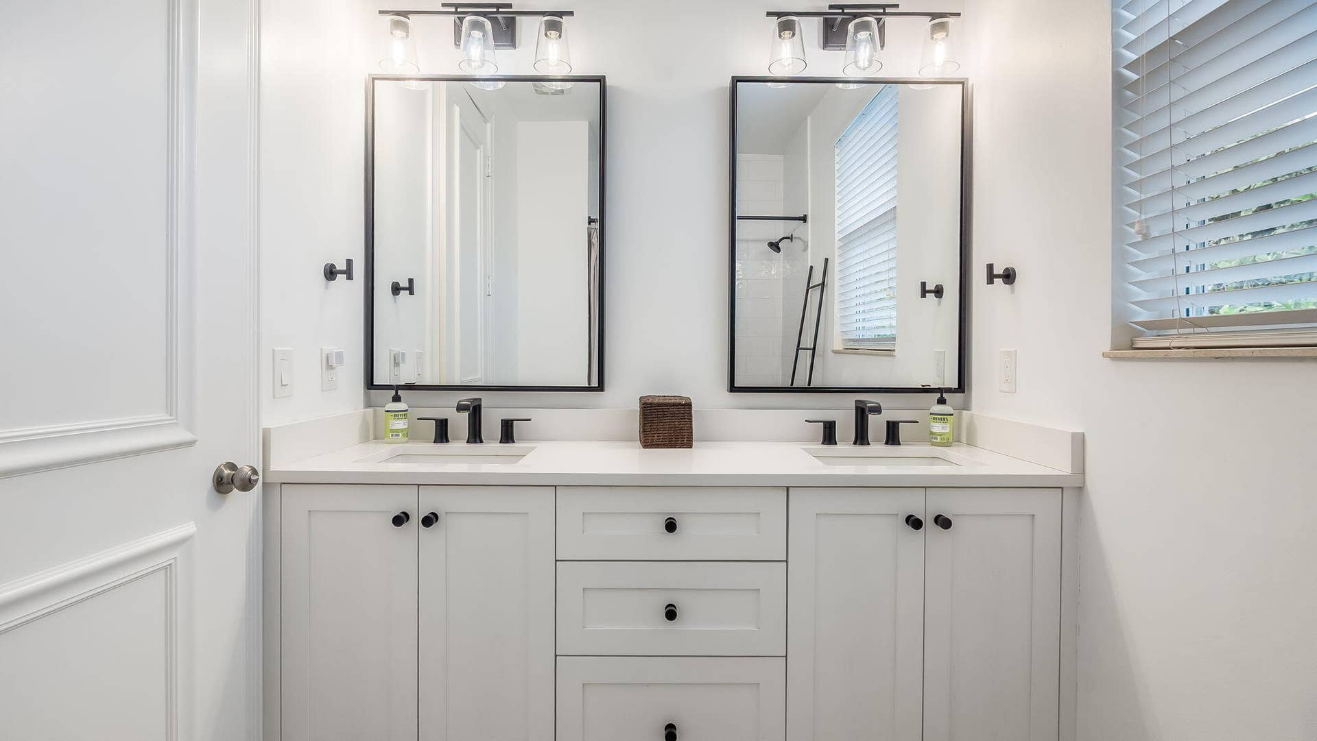 7083 NW 71ST Manor, Parkland, FL 33067 Full bath