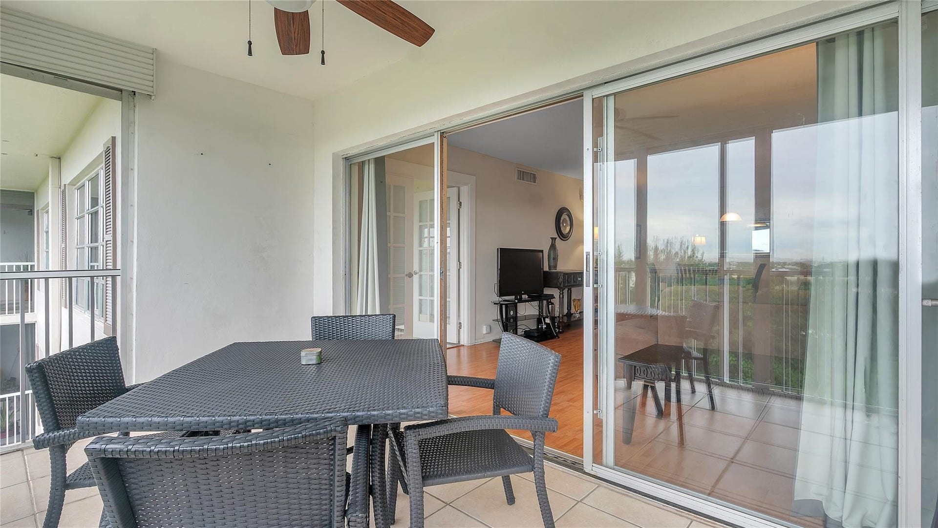 3150 N Palm Aire Drive, #909, Pompano Beach, FL 33069 Photo 12