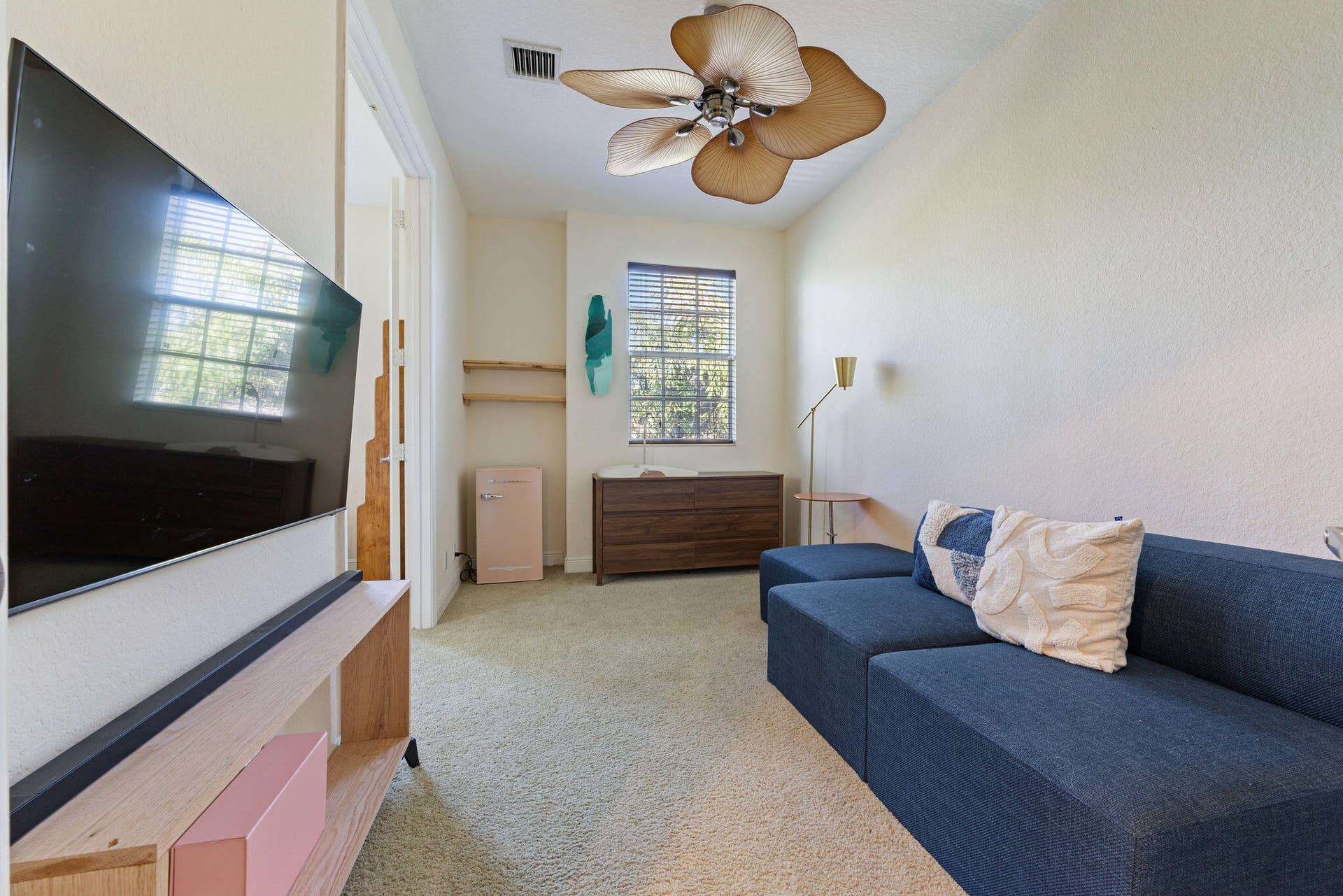 1323 NE 5TH Terrace, #1323, Fort Lauderdale, FL 33304 024A3070