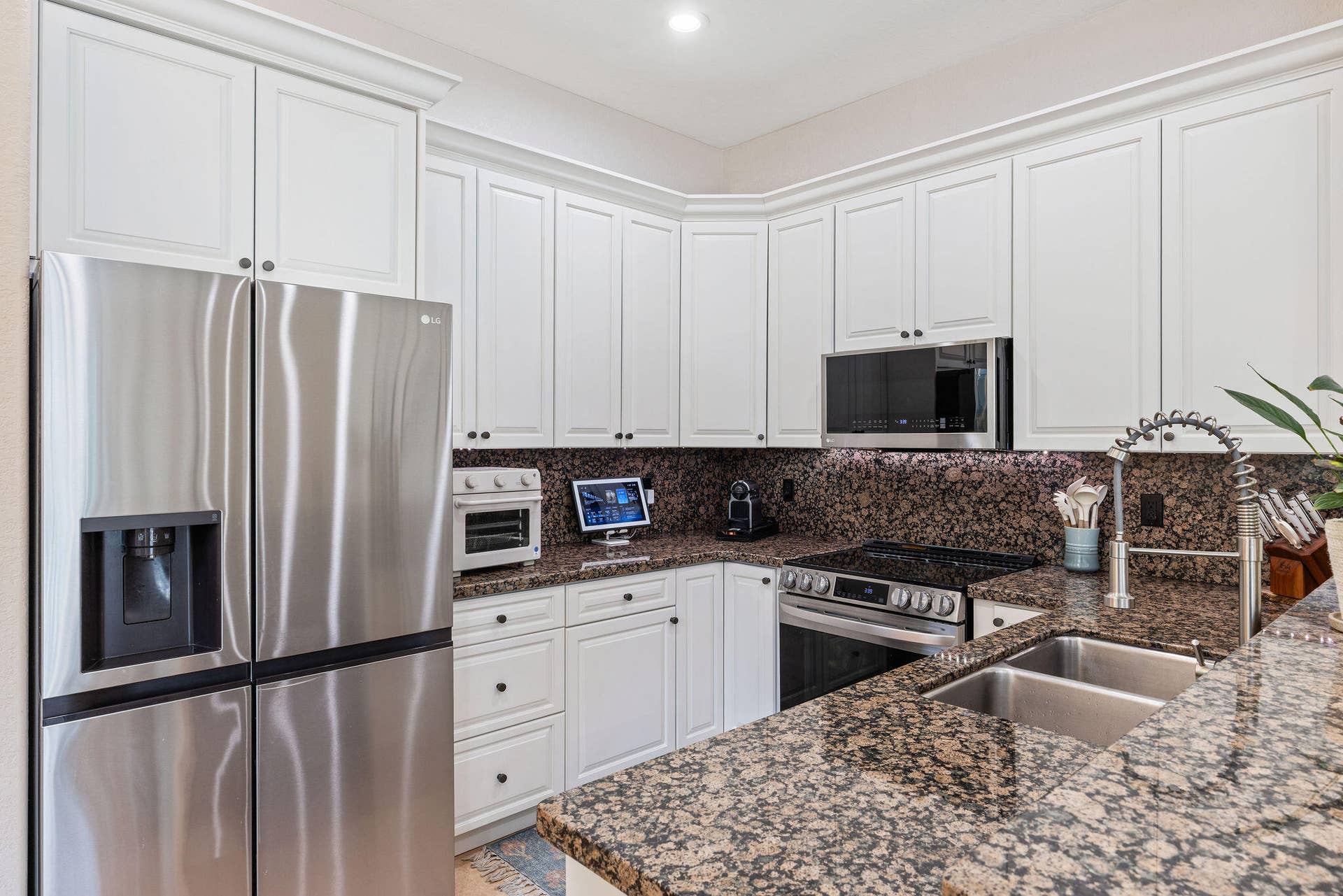 1323 NE 5TH Terrace, #1323, Fort Lauderdale, FL 33304 024A1856