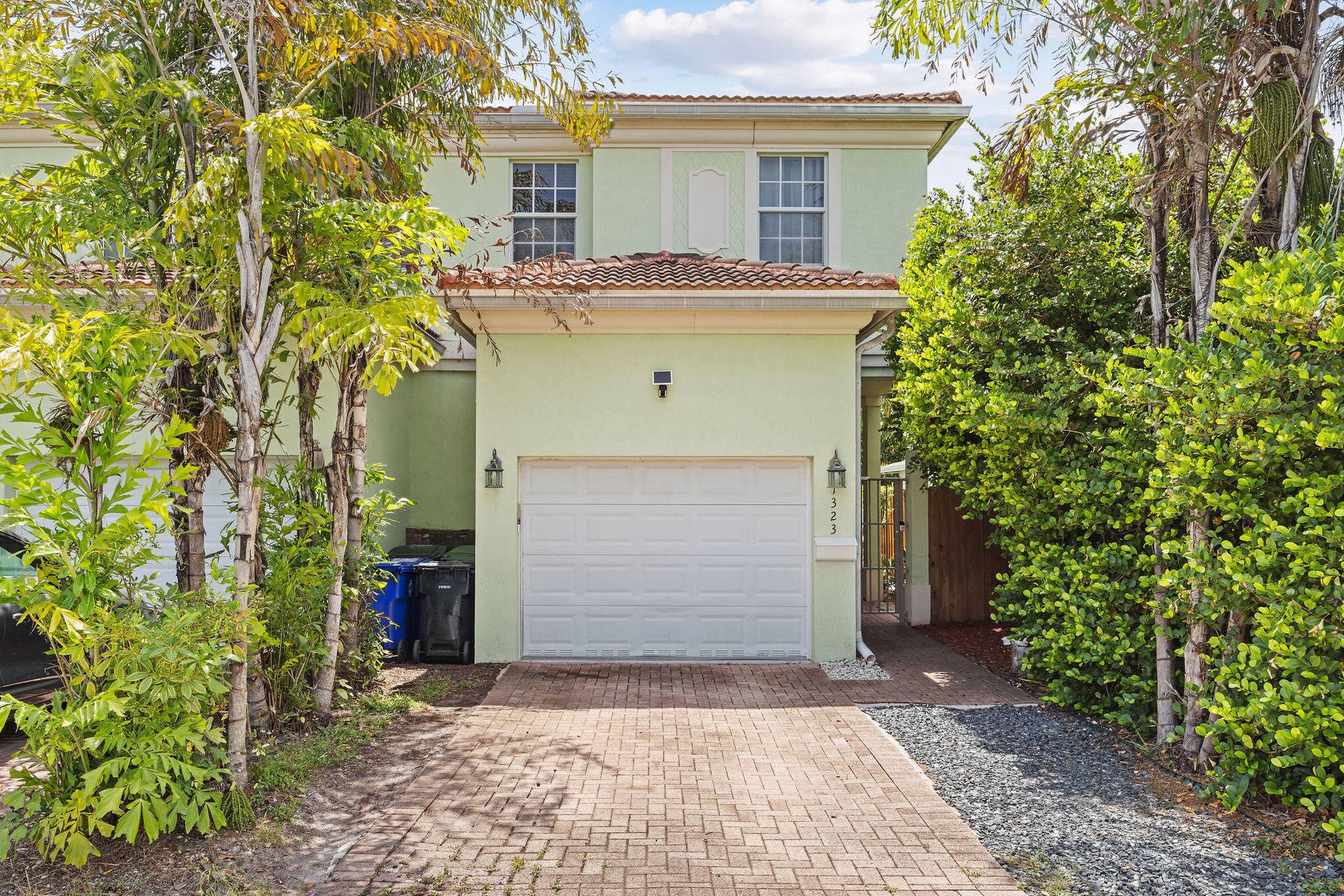 1323 NE 5TH Terrace, #1323, Fort Lauderdale, FL 33304 024A1742-2