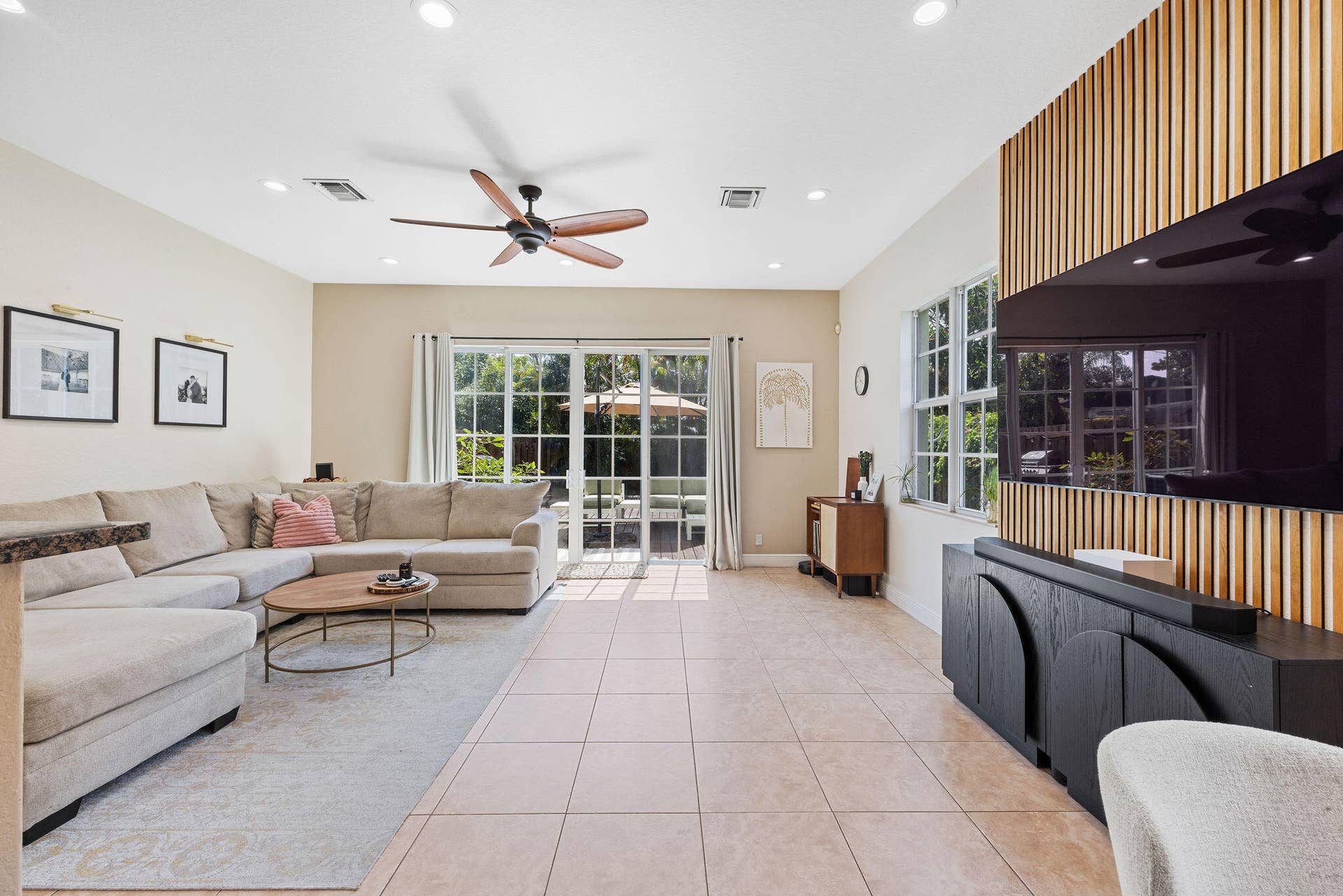 1323 NE 5TH Terrace, #1323, Fort Lauderdale, FL 33304 024A1913