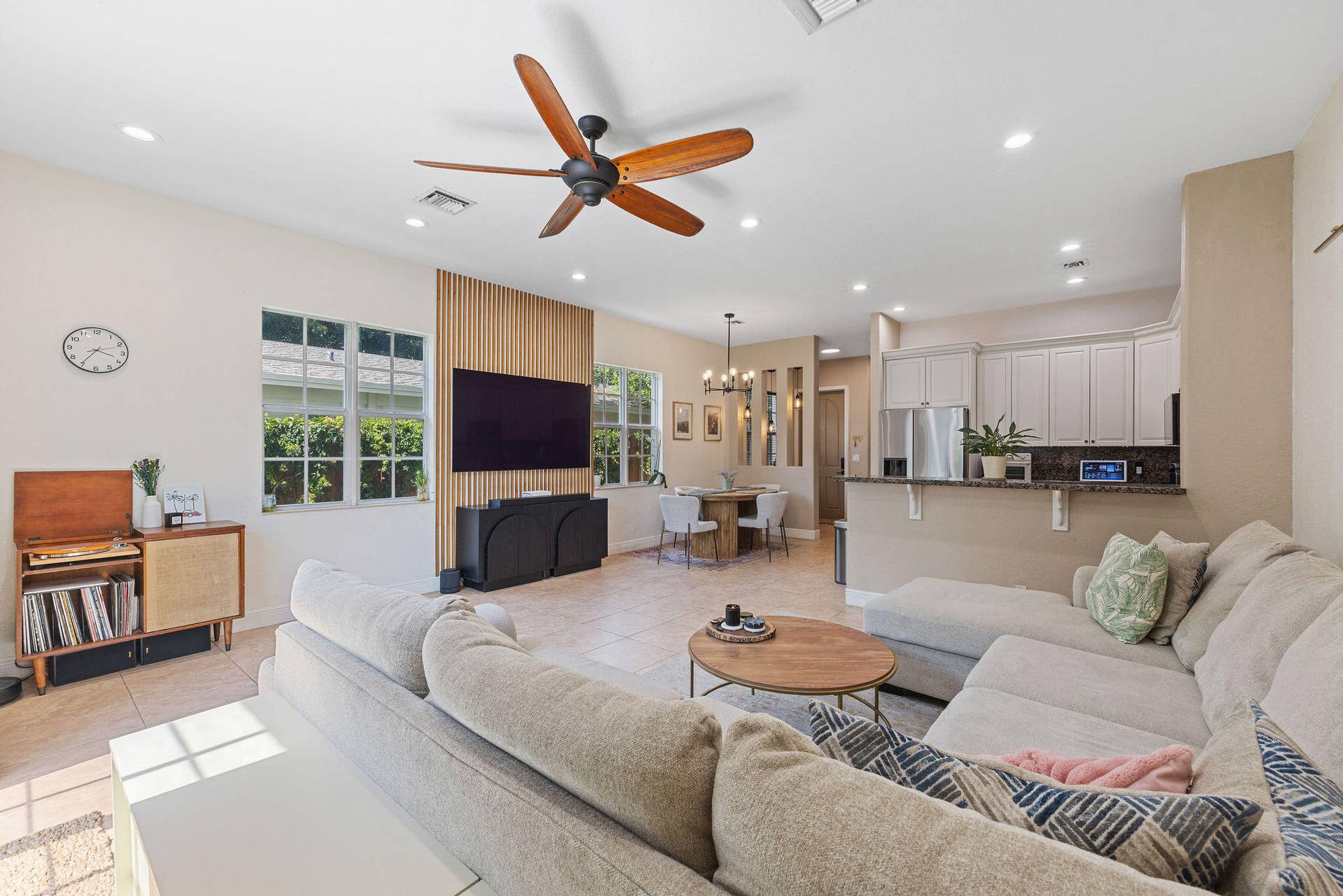 1323 NE 5TH Terrace, #1323, Fort Lauderdale, FL 33304 024A1832
