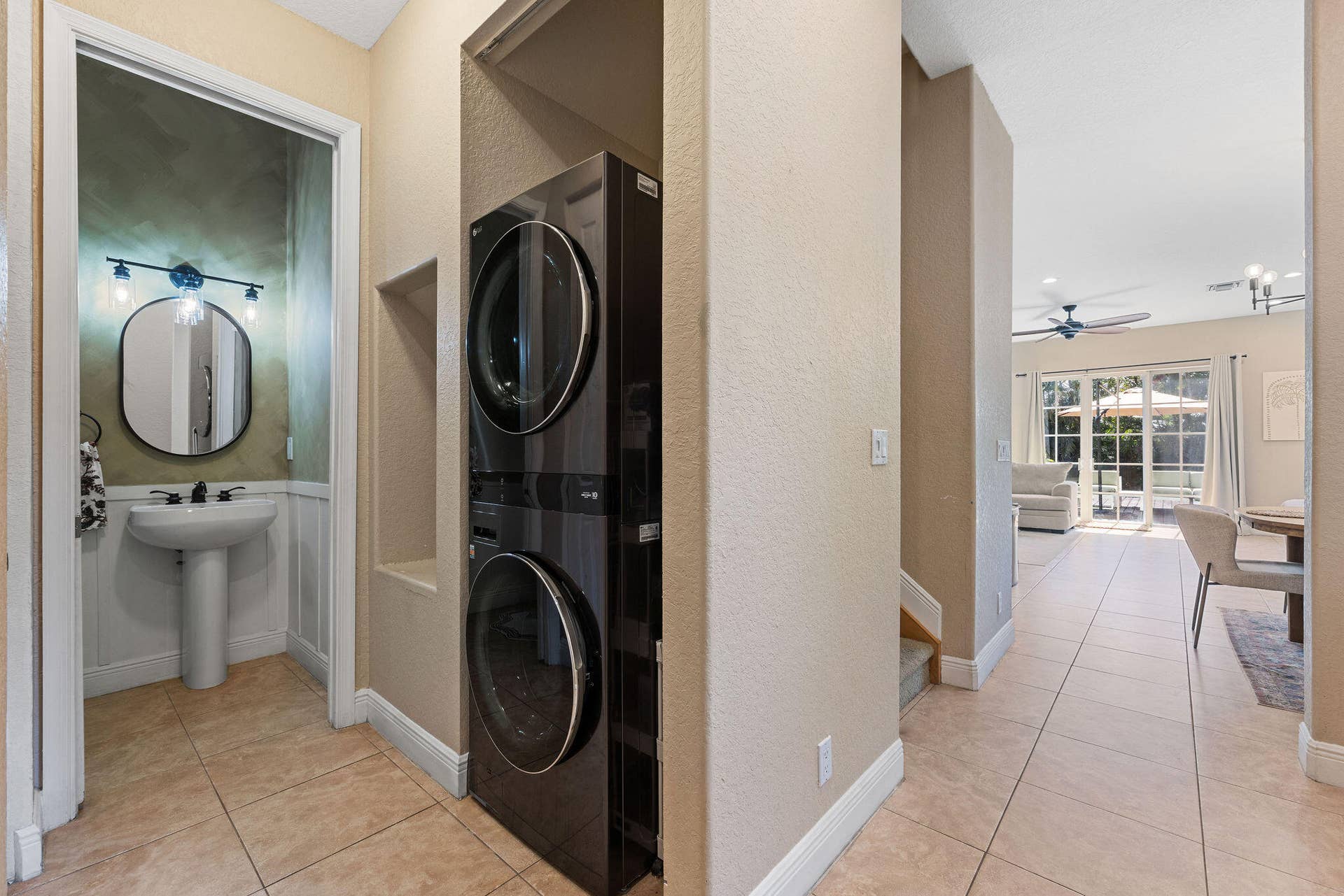 1323 NE 5TH Terrace, #1323, Fort Lauderdale, FL 33304 024A1886
