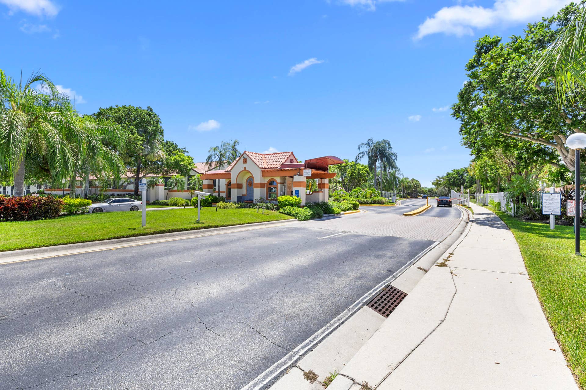 84 CENTENNIAL Court, Deerfield Beach, FL 33442 R6II5998