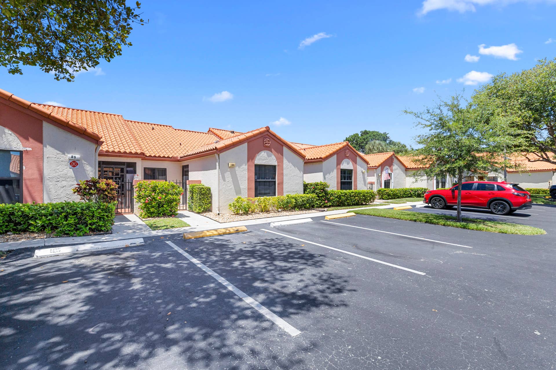 84 CENTENNIAL Court, Deerfield Beach, FL 33442 R6II5986