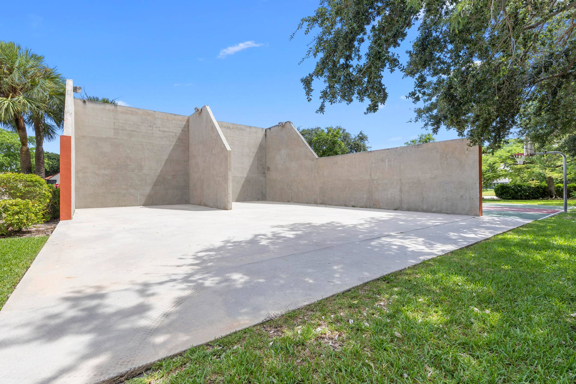 84 CENTENNIAL Court, Deerfield Beach, FL 33442 R6II6726