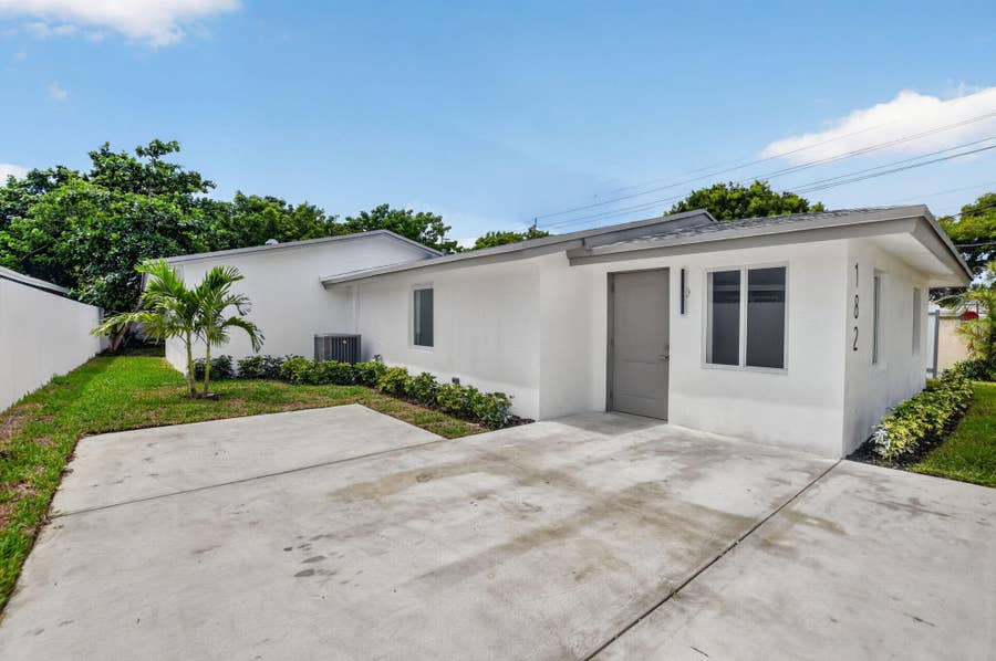 Property photo for 182 SW 6 Street, Deerfield Beach, FL