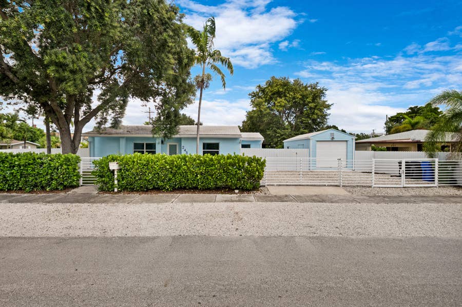 Property photo for 245 SW 20TH Street, Fort Lauderdale, FL