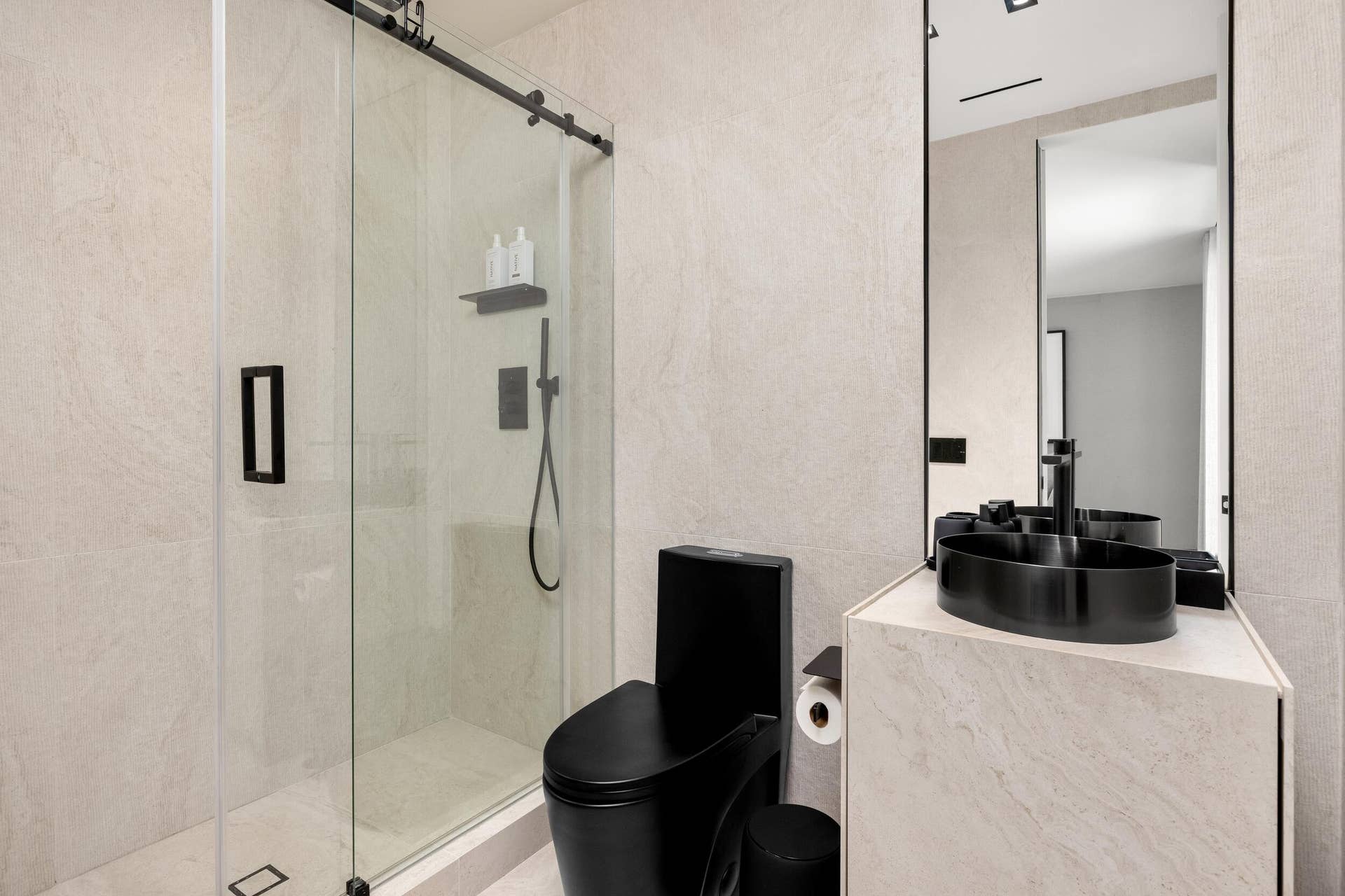 2401 Spanish River Road, Boca Raton, FL 33432 Guest Bath 2