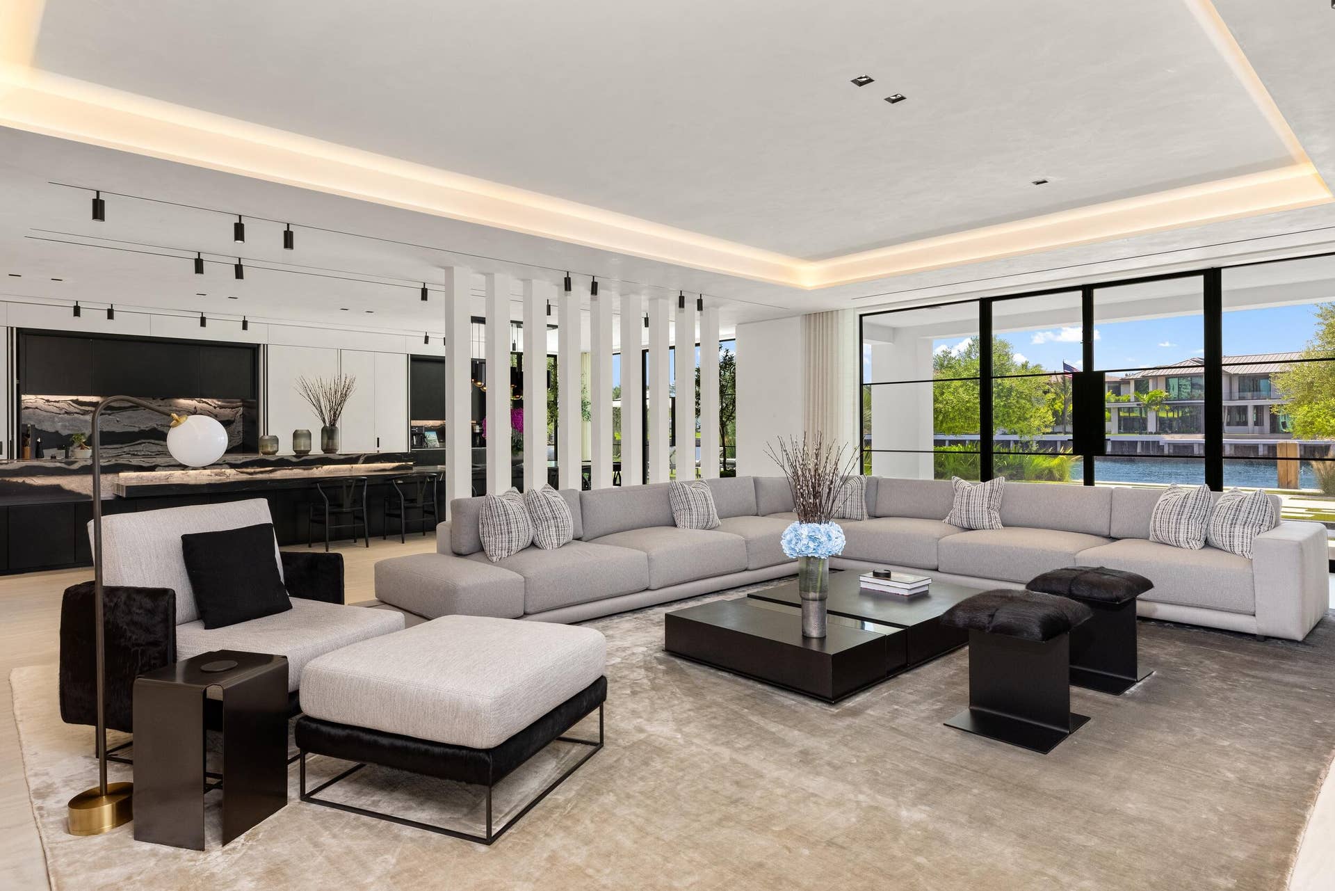 2401 Spanish River Road, Boca Raton, FL 33432 Family Room 2