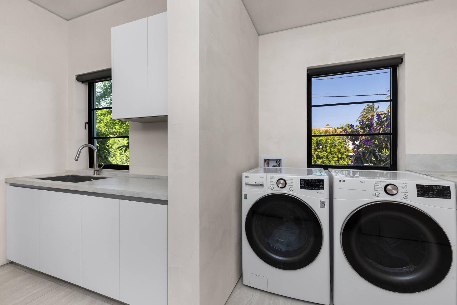 2401 Spanish River Road, Boca Raton, FL 33432 Laundry 1