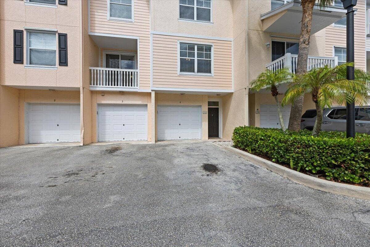 155 GALICIA Way, #210, Jupiter, FL 33458 03-424A4971