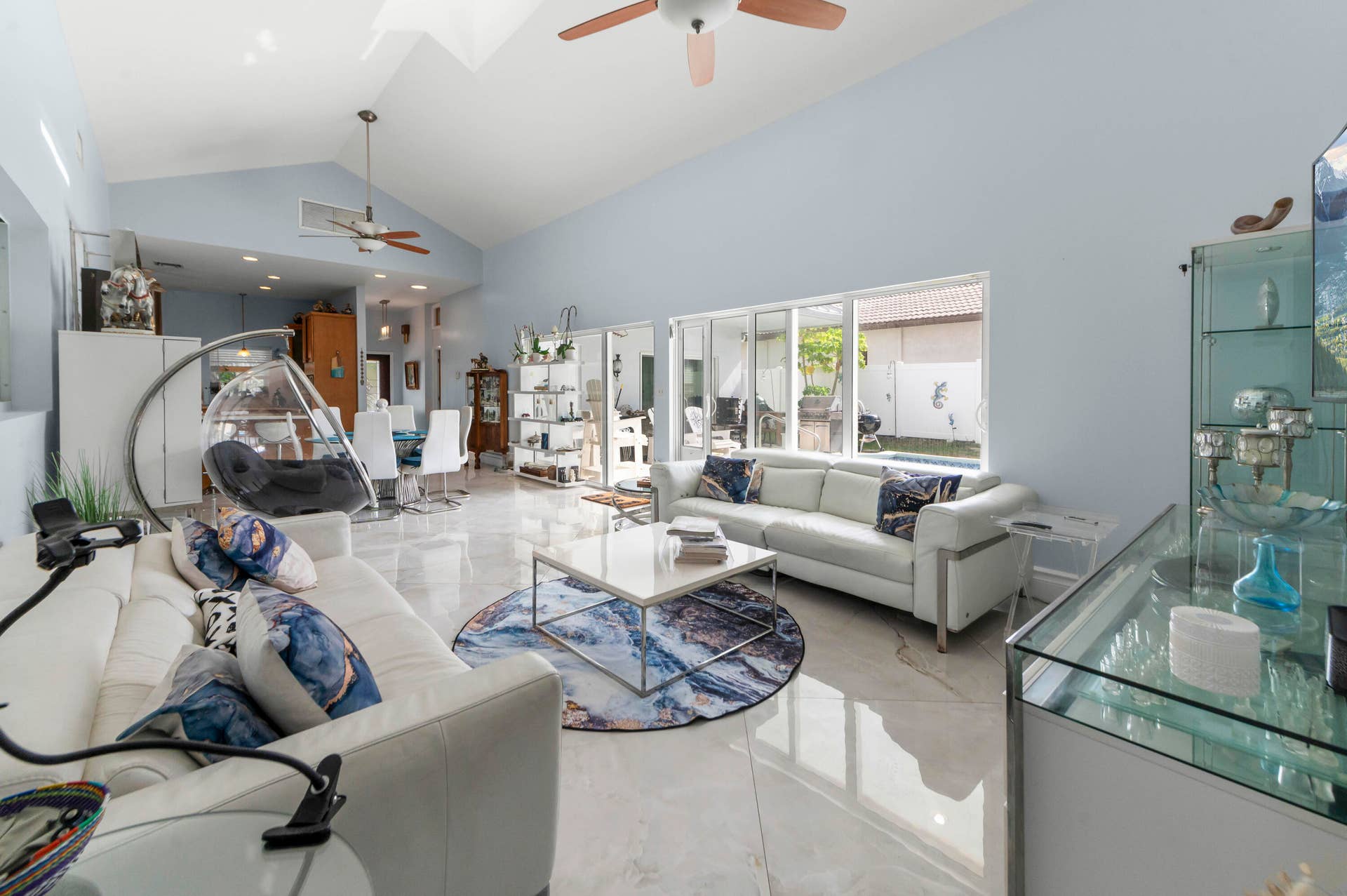 08 Living Room 05