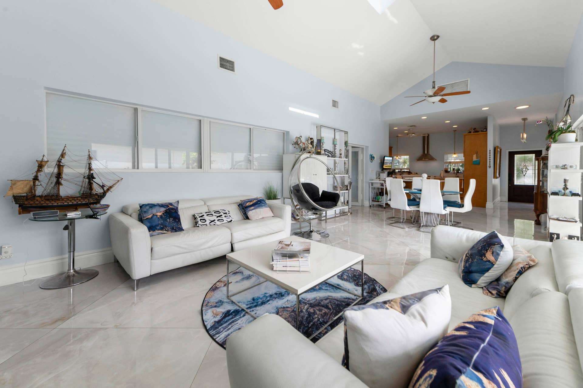 09 Living Room 06