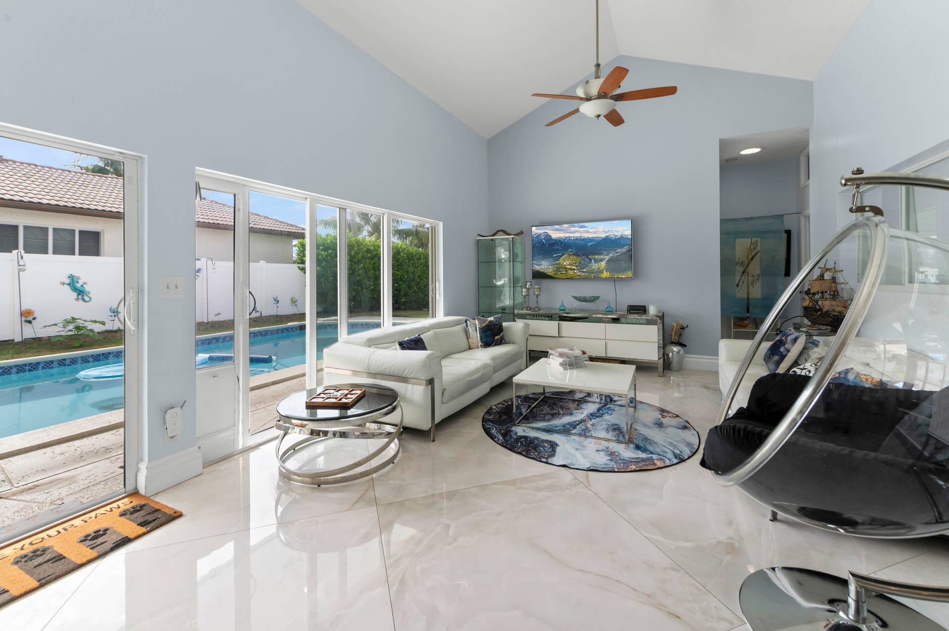 07 Living Room 04