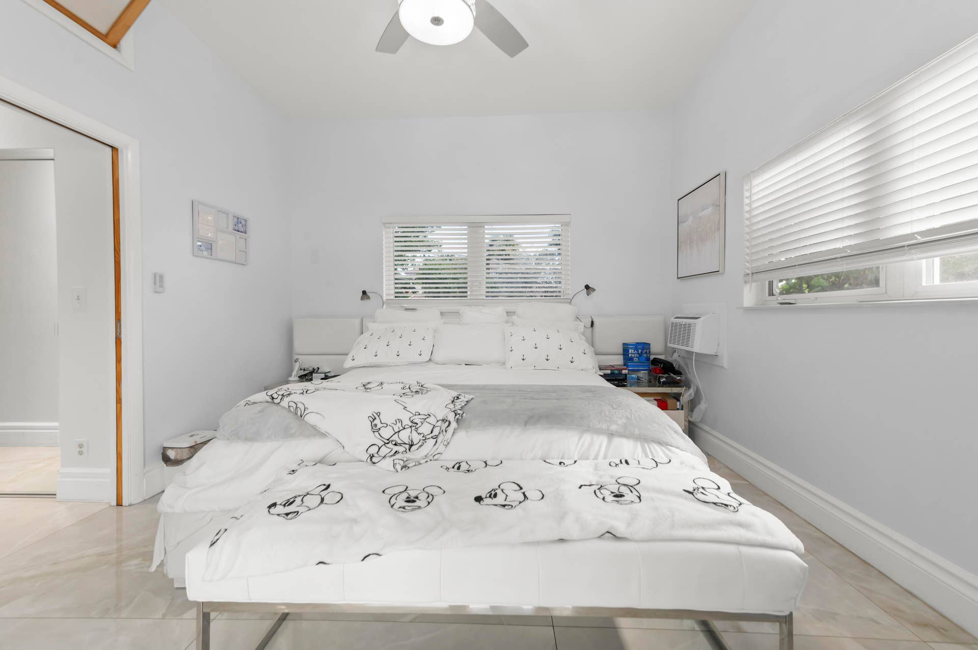 17 Bedroom 03