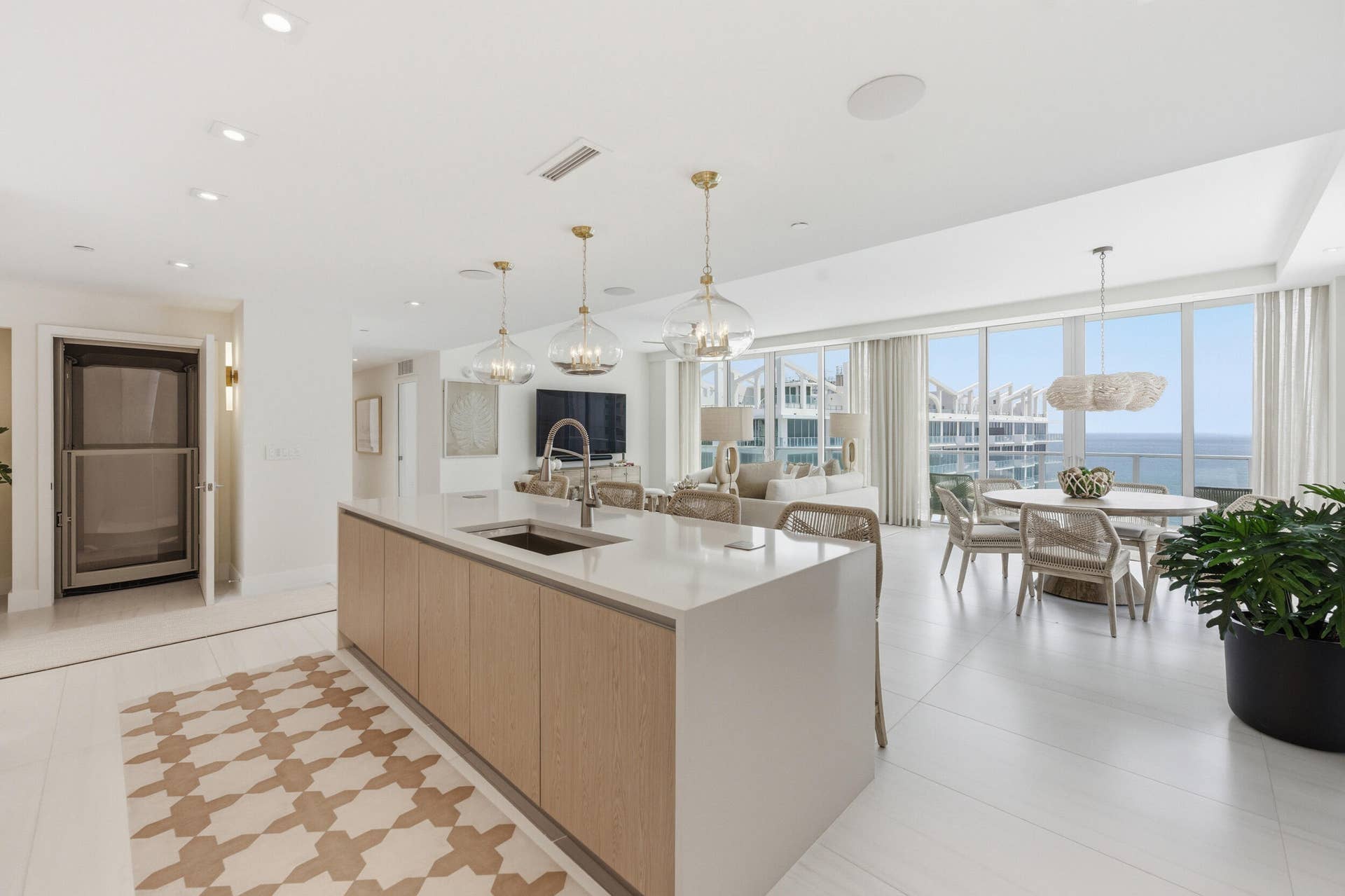 3100 N OCEAN Drive, #P-PH4, Singer Island, FL 33404 18__jjl2701