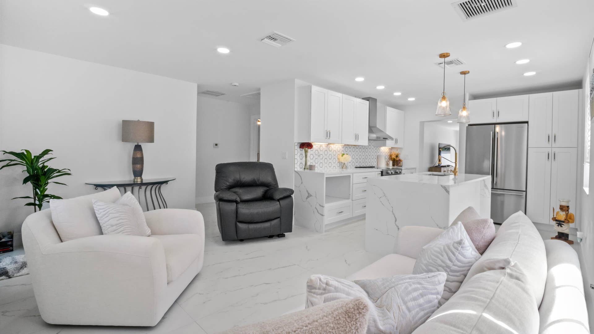 625 W 2ND Street, Riviera Beach, FL 33404 625 W 2nd St (17)