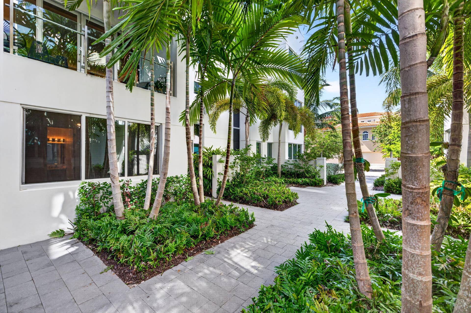 244 Garden Court, Lauderdale By The Sea, FL 33308 12-web-or-mls-699A3526