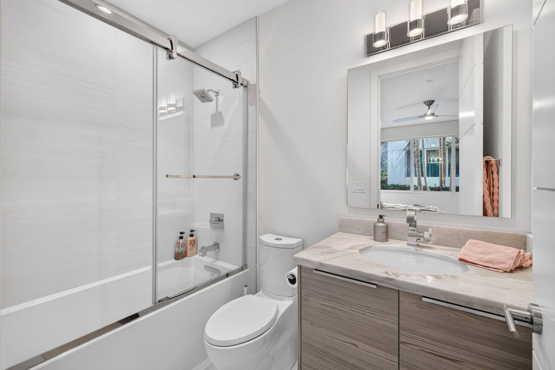 244 Garden Court, Lauderdale By The Sea, FL 33308 74-web-or-mls-699A3657