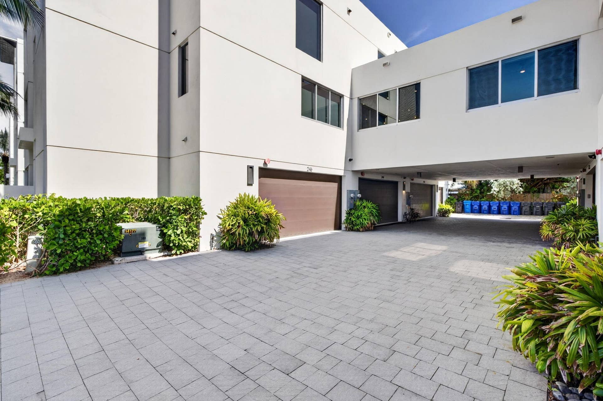 244 Garden Court, Lauderdale By The Sea, FL 33308 79-web-or-mls-699A3446