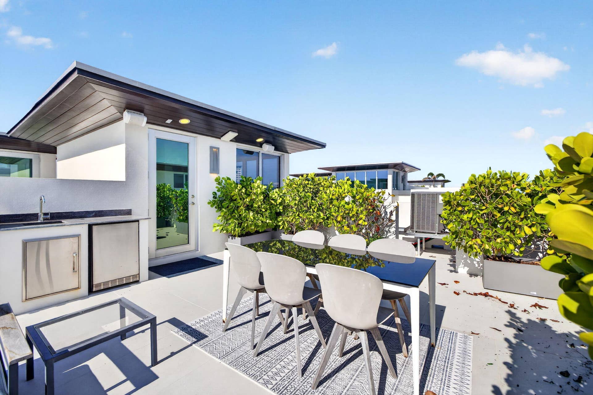 244 Garden Court, Lauderdale By The Sea, FL 33308 64-web-or-mls-699A4157