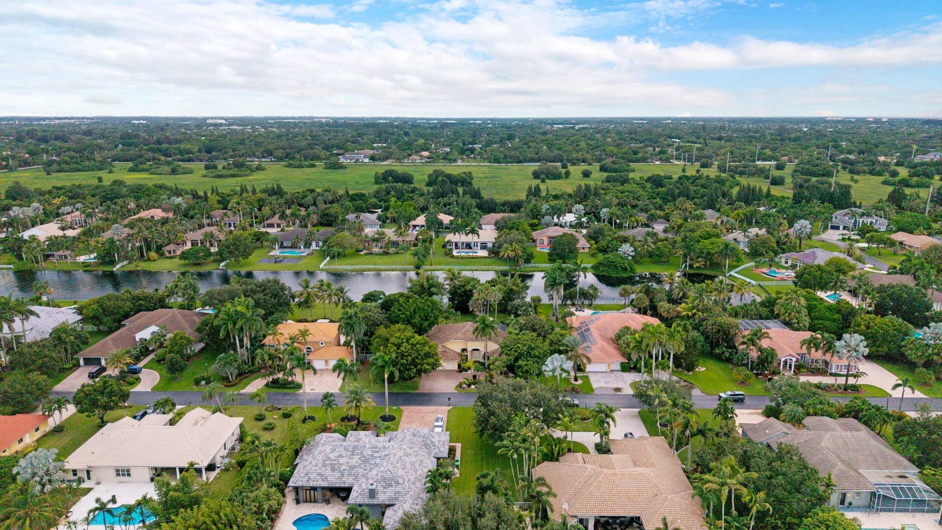 2191 SW 131st Terrace, Davie, FL 33325 67_accutour_02 2191-sw-131st-terrace-067