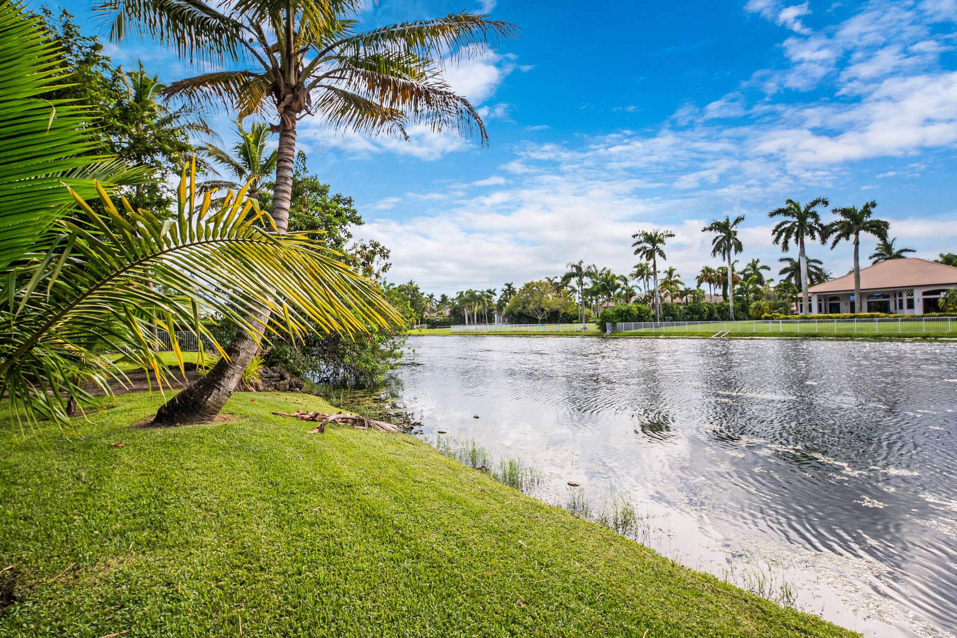 2191 SW 131st Terrace, Davie, FL 33325 56_accutour_02 2191-sw-131st-terrace-056