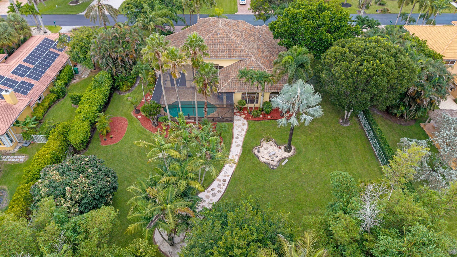 2191 SW 131st Terrace, Davie, FL 33325 61_accutour_02 2191-sw-131st-terrace-061