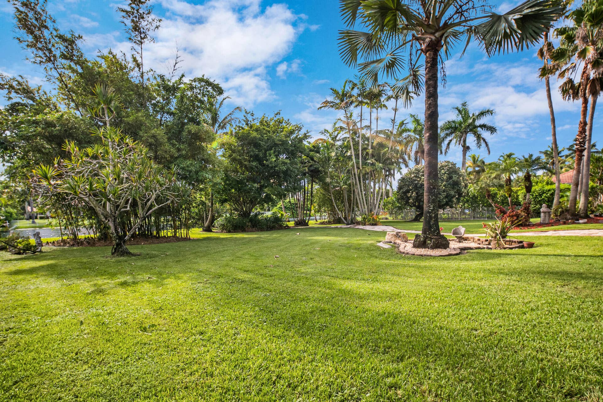 2191 SW 131st Terrace, Davie, FL 33325 55_accutour_02 2191-sw-131st-terrace-055