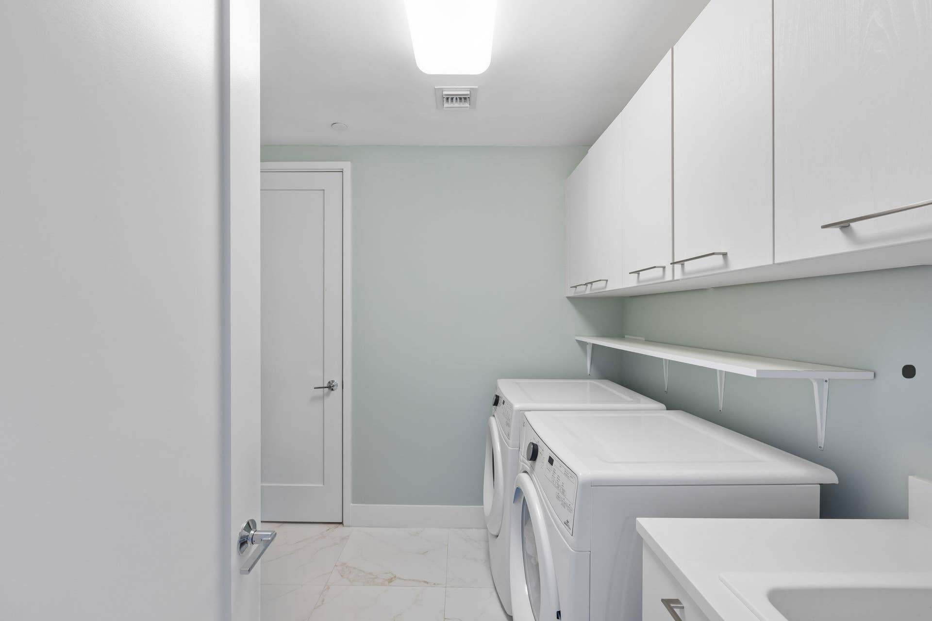 2 WATER CLUB Way, #1003, North Palm Beach, FL 33408 Laundry Room