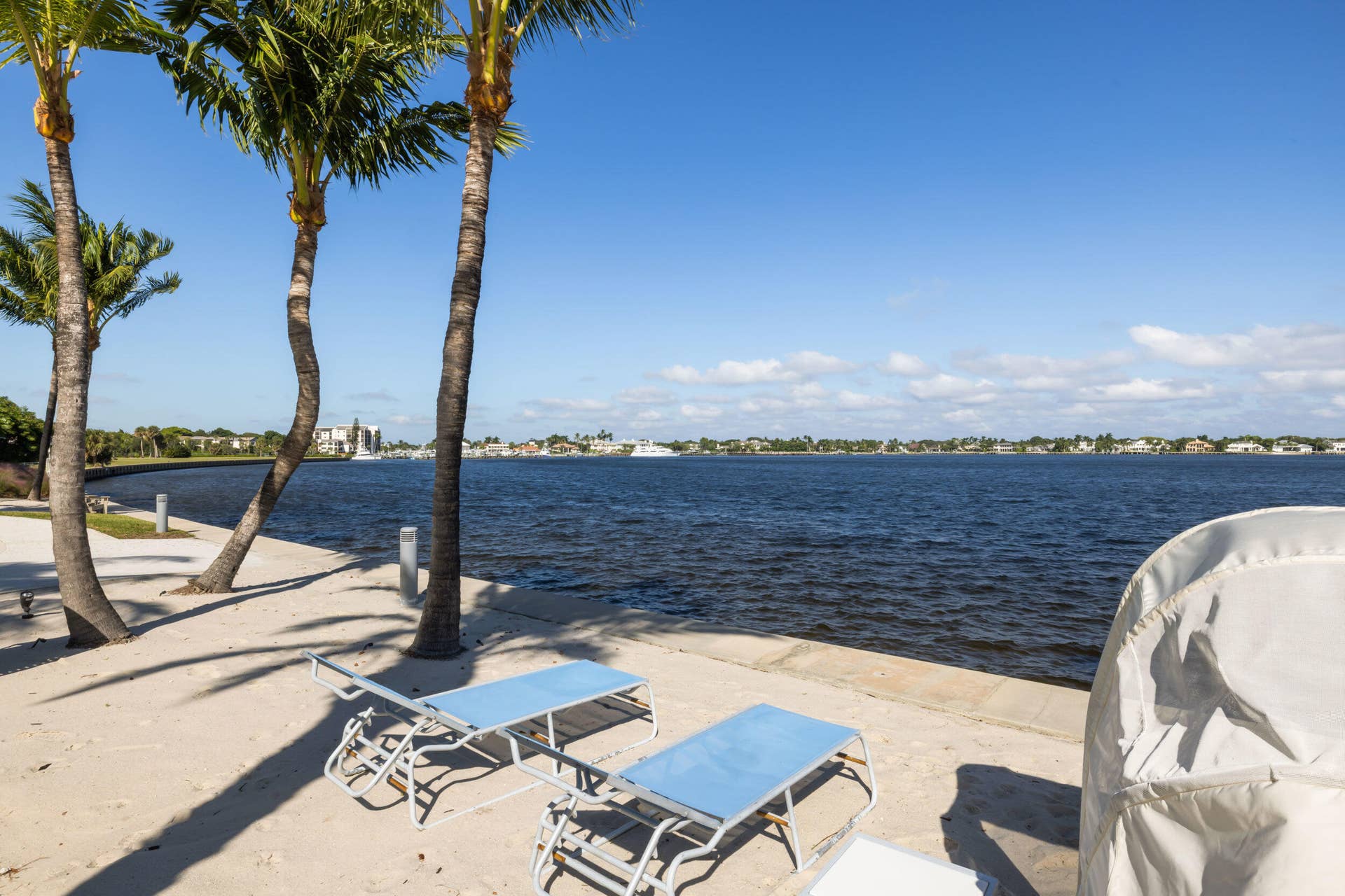 2 WATER CLUB Way, #1003, North Palm Beach, FL 33408 Building Lounge Chairs