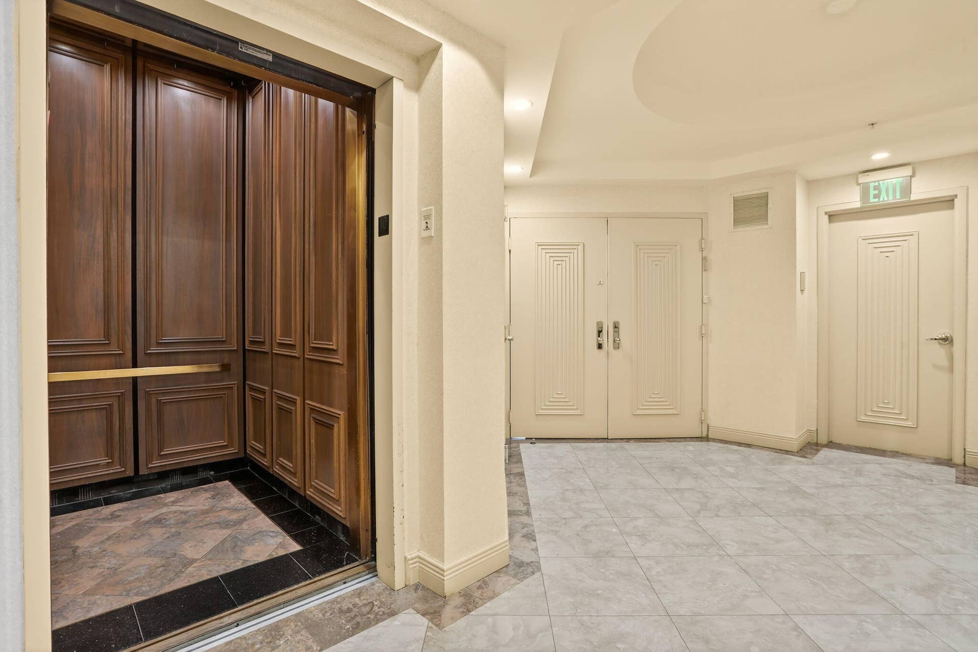1430 S OCEAN Boulevard, #10-A, Lauderdale By The Sea, FL 33062 Semi-Private Elevator