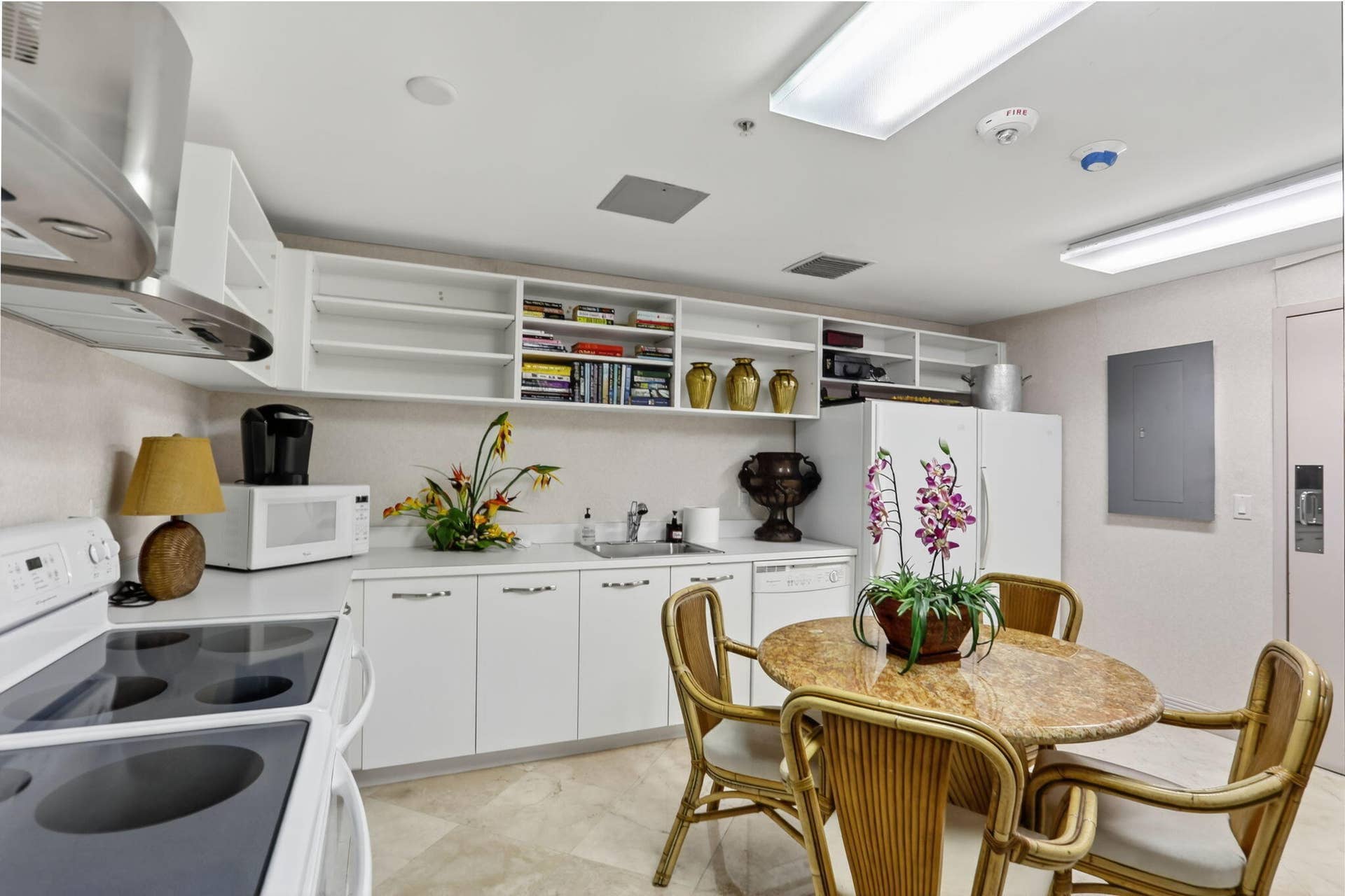 1430 S OCEAN Boulevard, #10-A, Lauderdale By The Sea, FL 33062 Social Kitchen