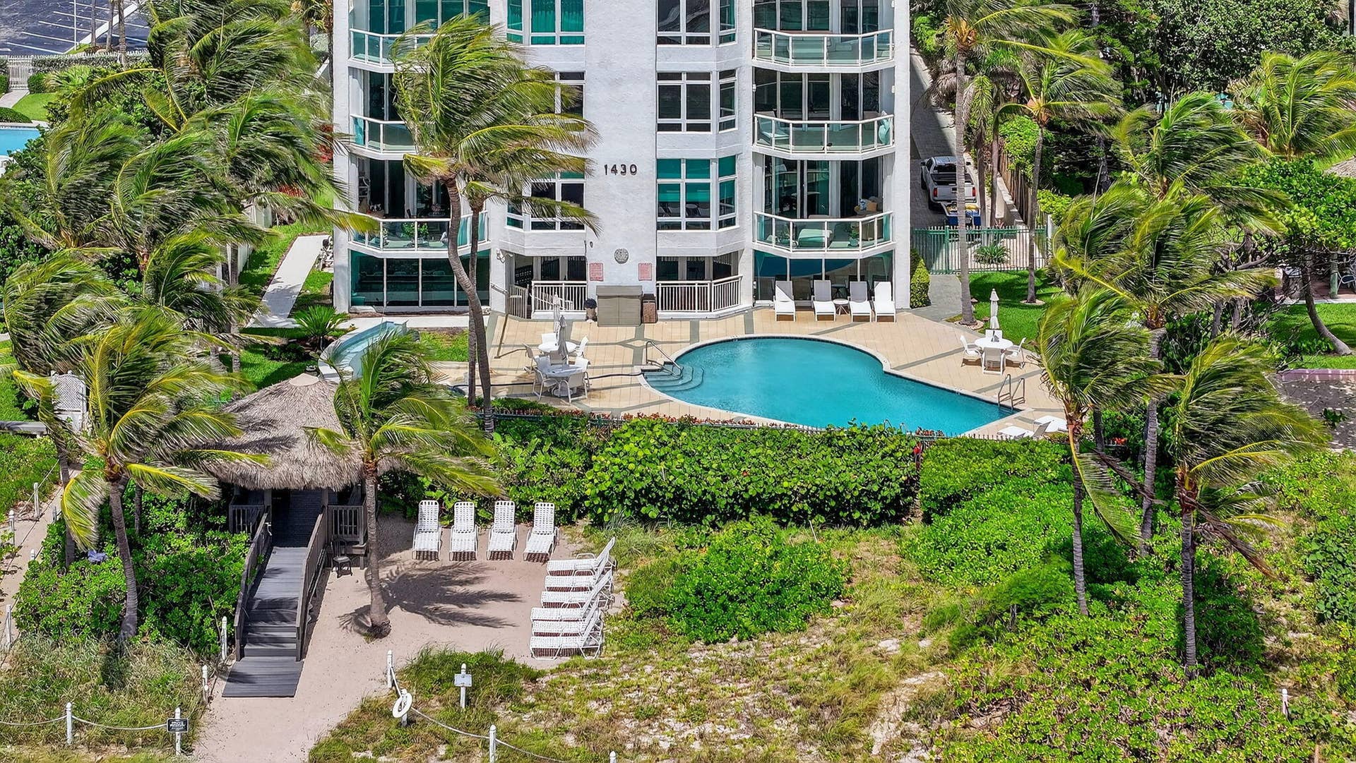 1430 S OCEAN Boulevard, #10-A, Lauderdale By The Sea, FL 33062 Pool & Tiki Hut
